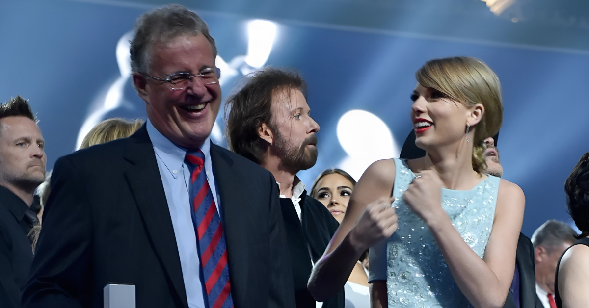 Taylor Swift’s Father Accused of Assaulting Photographer in Australia [Video]