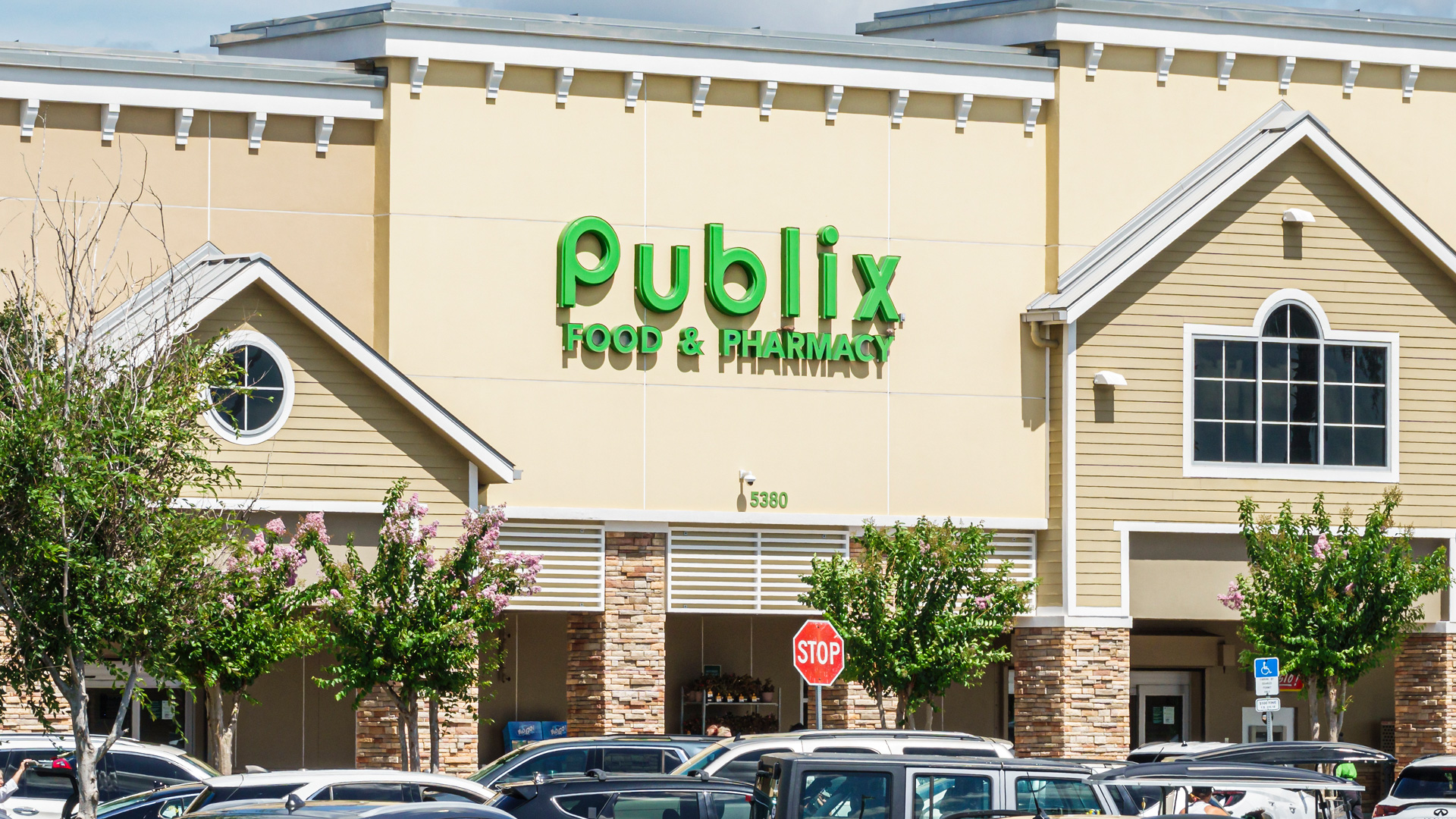 ‘Aldi is the only option,’ cry desperate Publix shoppers threatening to ‘boycott’ retailer over price hikes [Video]