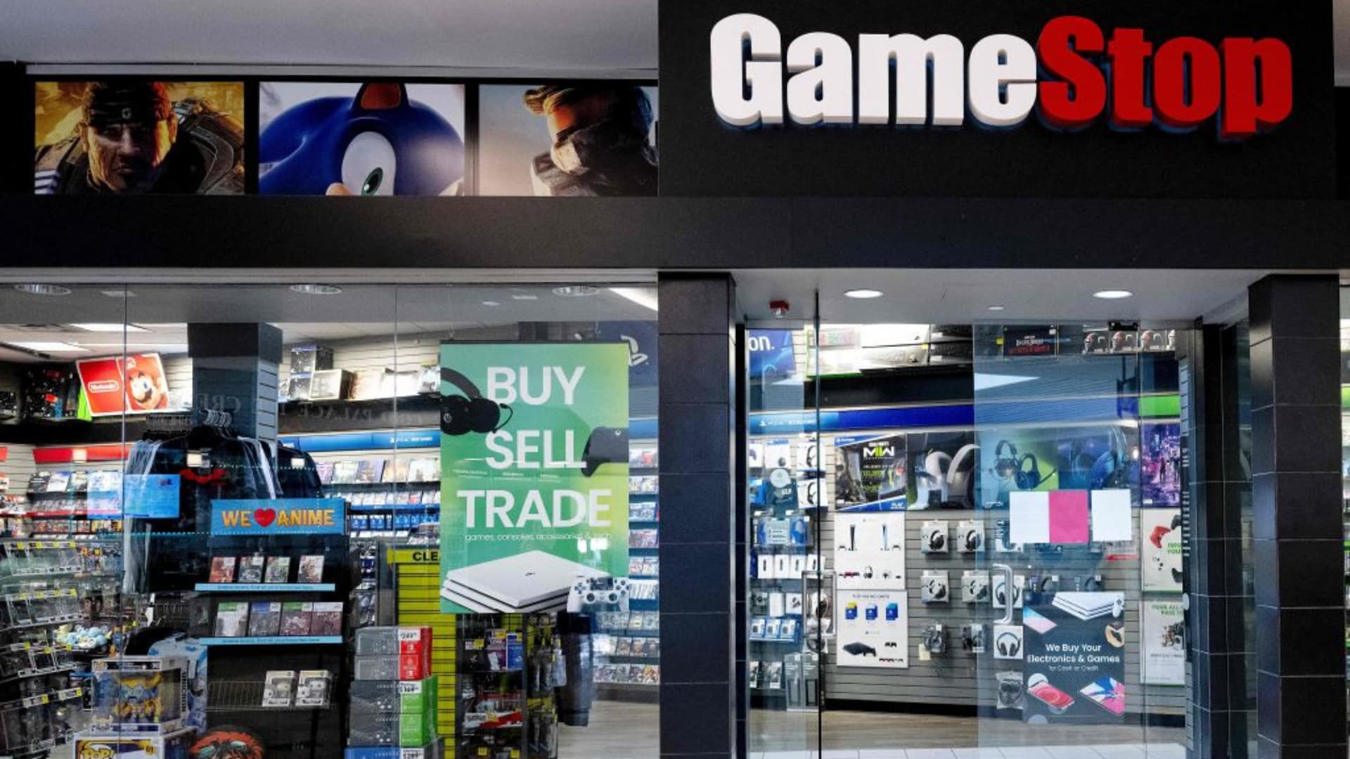 GameStop stock surge, why investors should be wary of ‘meme stocks’ [Video]