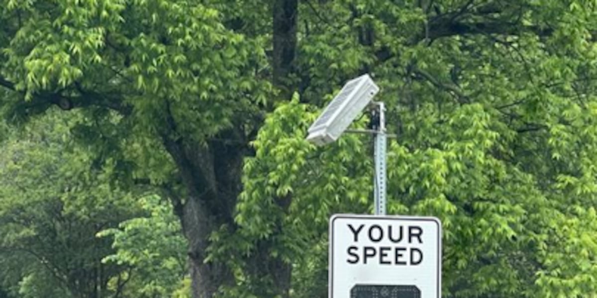 Rainbow City installs digital signs to stop speeding in school zones [Video]