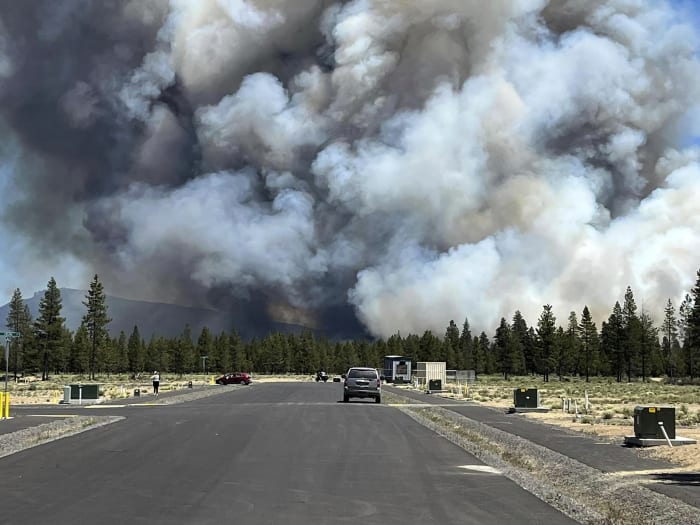 Gusty winds help spread fast growing central Oregon wildfire and prompt evacuations [Video]