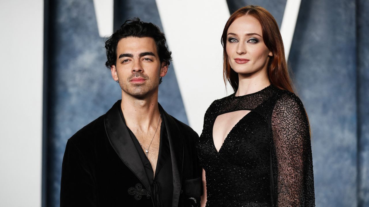 Sophie Turner and Joe Jonas Split: Waited Until After? [Video]