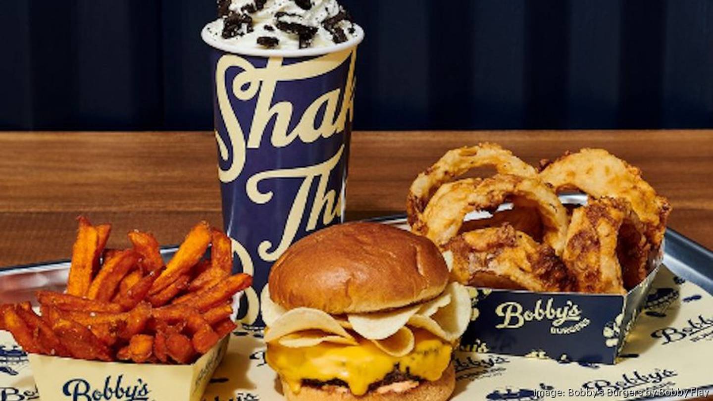 Bobby Flays burger joint opens in Charlotte  WSOC TV [Video]