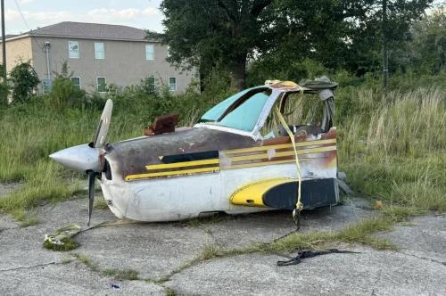 Look: Mysterious plane found abandoned at side of Florida road [Video]