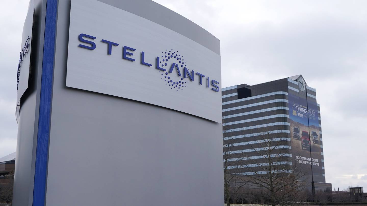 Stellantis tells owners of over 24,000 hybrid minivans to park outdoors due to battery fire risk  Boston 25 News [Video]