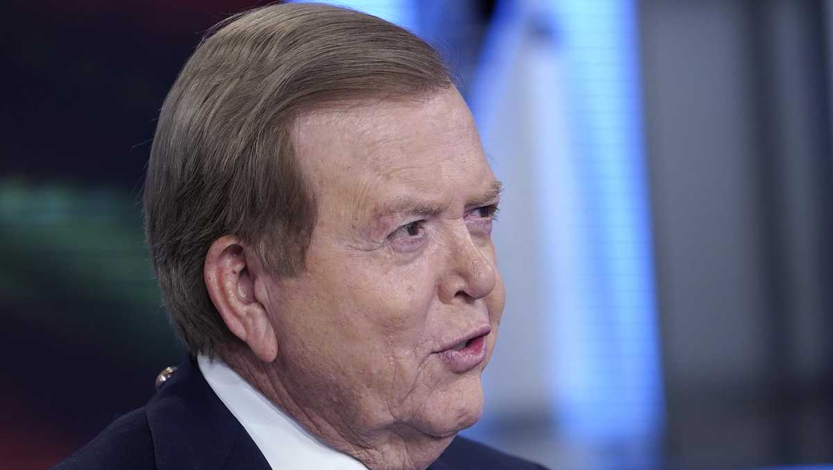 Lou Dobbs, veteran cable news anchor, dies at 78 [Video]