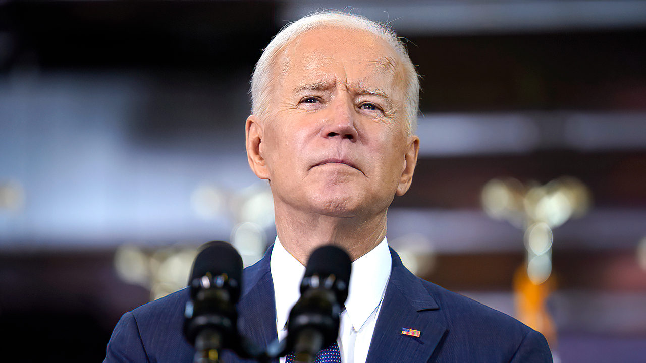 FACT CHECK: Did Biden Sign His Own Resignation Letter? Social Media Claims His Signature is Fake [Video]