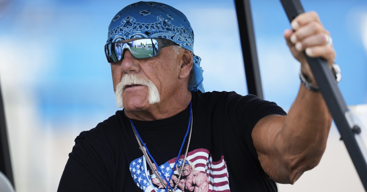 Hulk Hogan visits Lions camp, says Campbell missed his calling as a wrestler [Video]