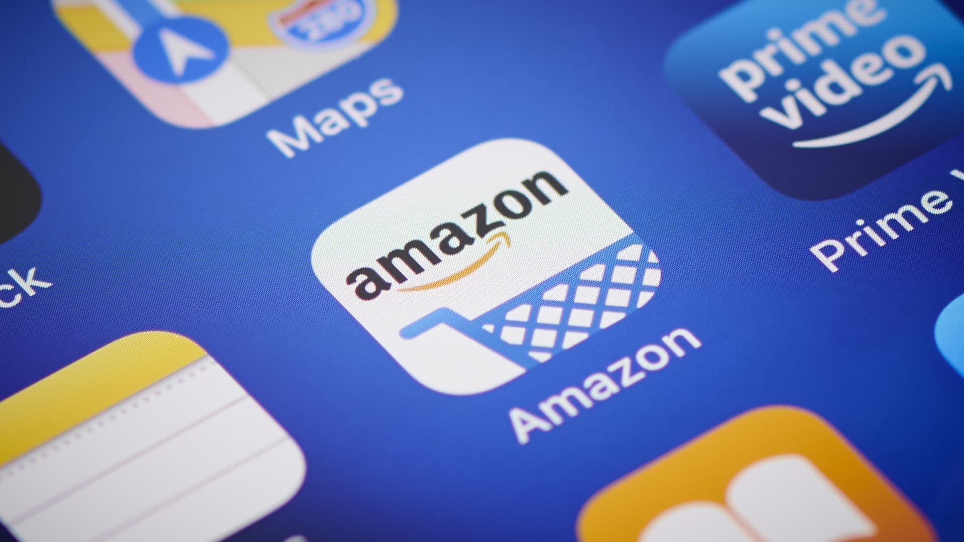 Amazons advertising business grew 20% in the second quarter [Video]