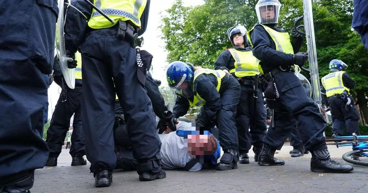 LIVE: Chaos in Middlesbrough as rioters clash with police, attack cars and hurl bricks [Video]