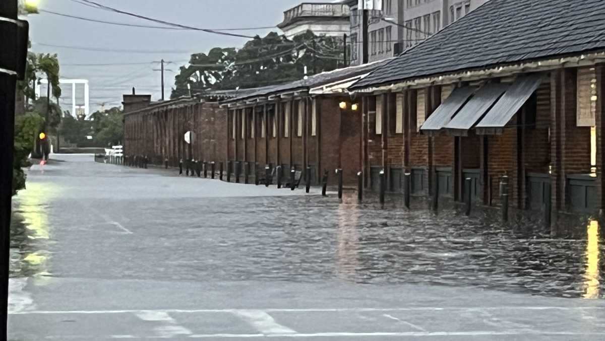 Charleston flooding, damaging winds reported from Debby [Video]