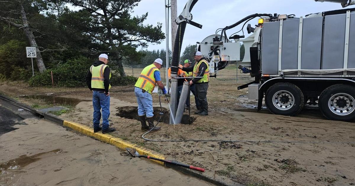 Repairs underway after Florence vehicle crash that damage fire hydrant | Local [Video]