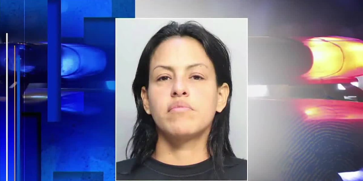 GRAPHIC: Amazon driver accused of hitting mother pushing baby in stroller [Video]