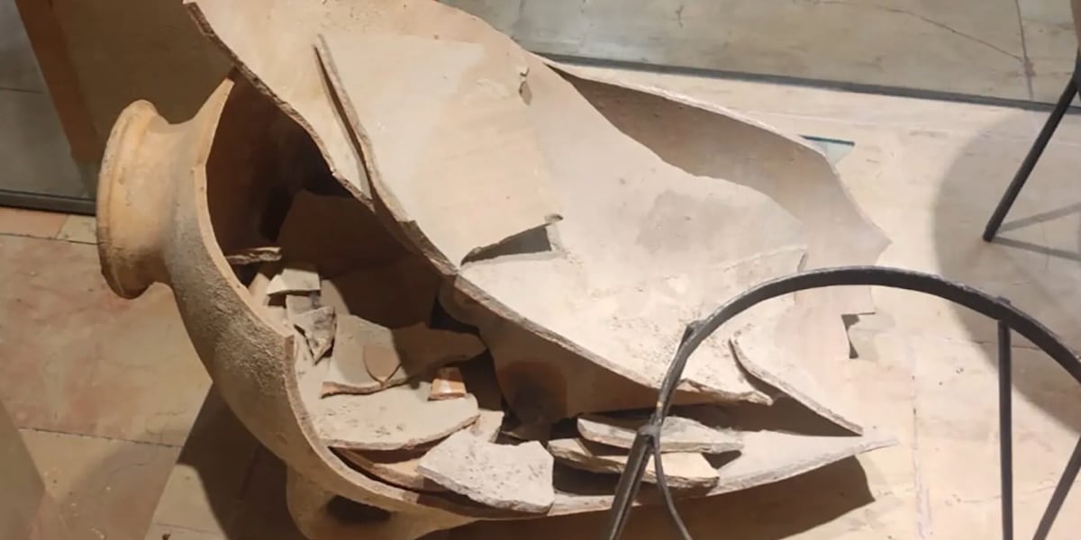 4-year-old accidentally shatters 3,500-year-old jar at archeological museum [Video]