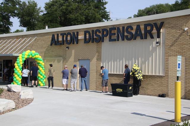 Brand New Alton Dispensary Sees Busy Grand Opening [Video]