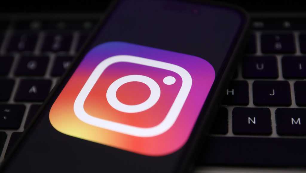 Instagram makes teen accounts private as pressure mounts on the app to protect children [Video]