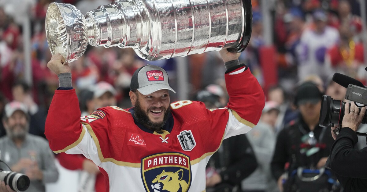 Kyle Okposo, who won a Cup in his final game with Panthers, announces retirement [Video]