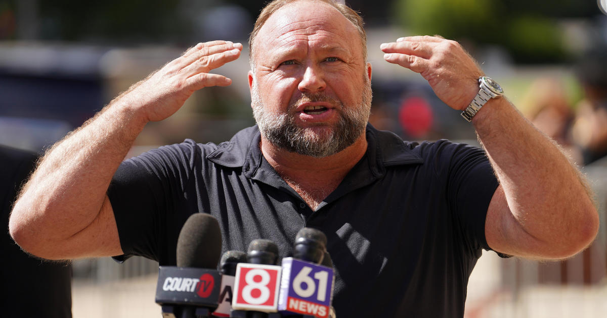 Alex Jones’ Infowars to be auctioned off to pay Sandy Hook families [Video]