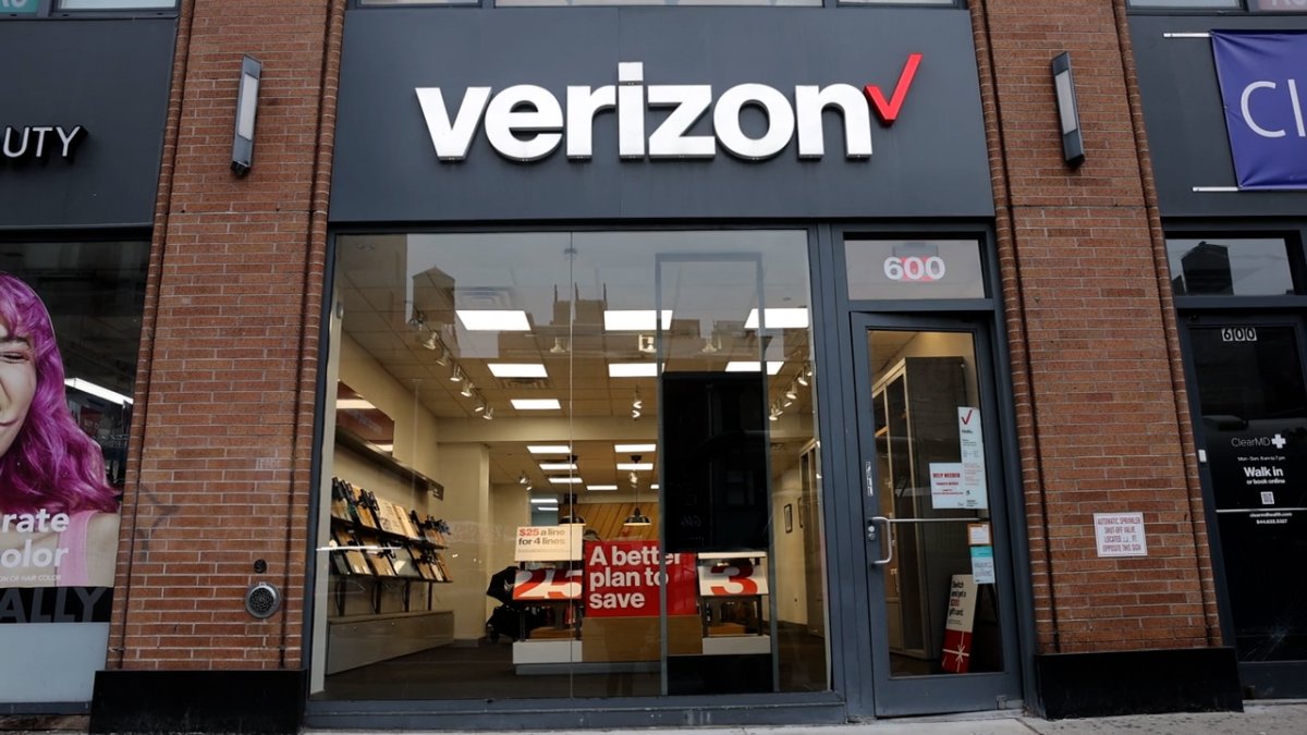 When will Verizon outage be fixed? Is Verizon still down?  NECN [Video]