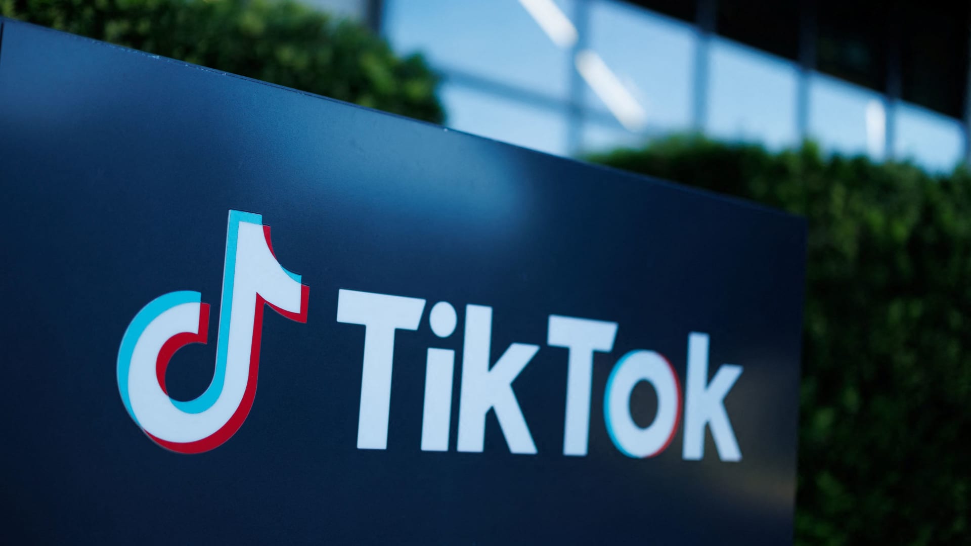 TikTok sued over teen addiction, virtual currency [Video]