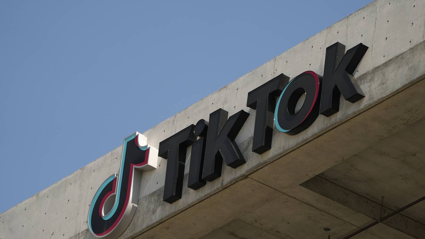 TikTok let through disinformation in political ads despite its own ban, Global Witness finds  WSOC TV [Video]