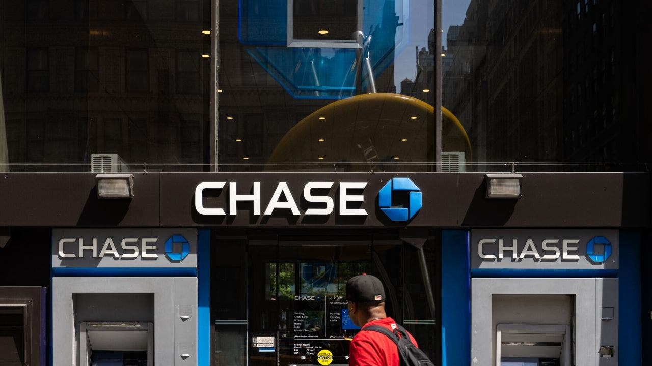 Chase starts suing customers that allegedly stole funds in ATM ‘glitch’ scam that went viral [Video]