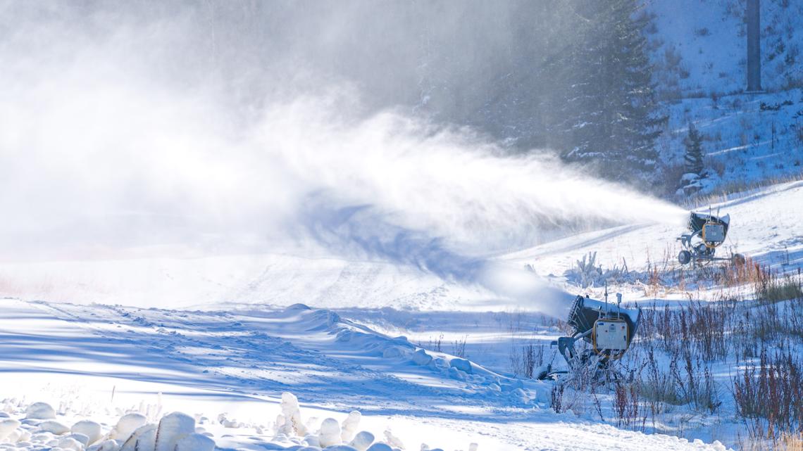 Early snow in Arizona means an early start to ski season [Video]