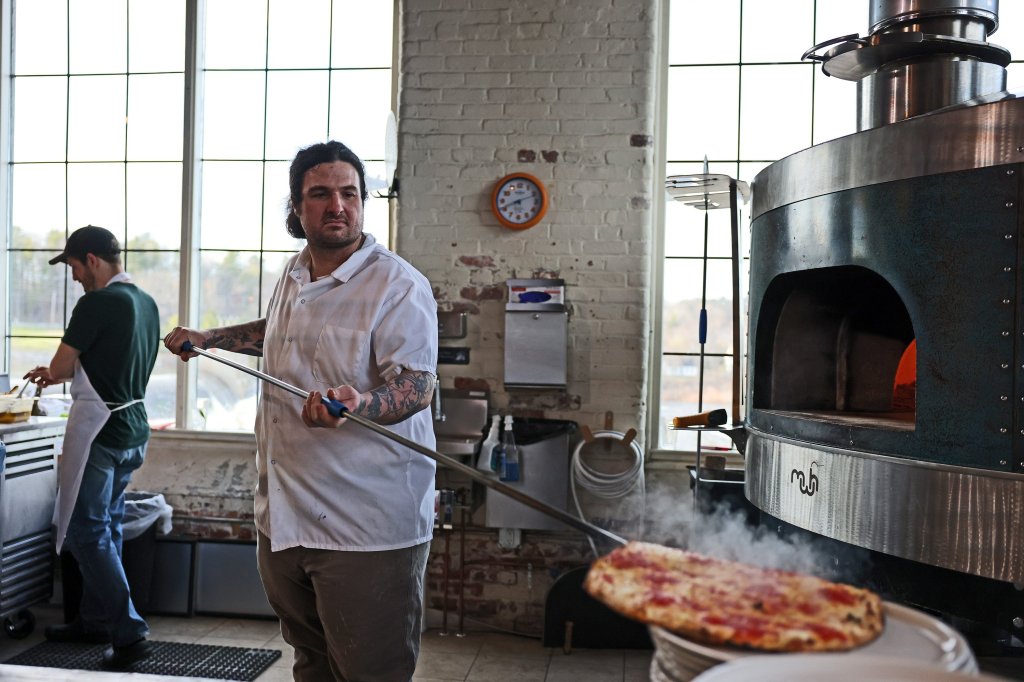 Owner of Brunswick pizzeria Nomad to retire, close restaurant [Video]