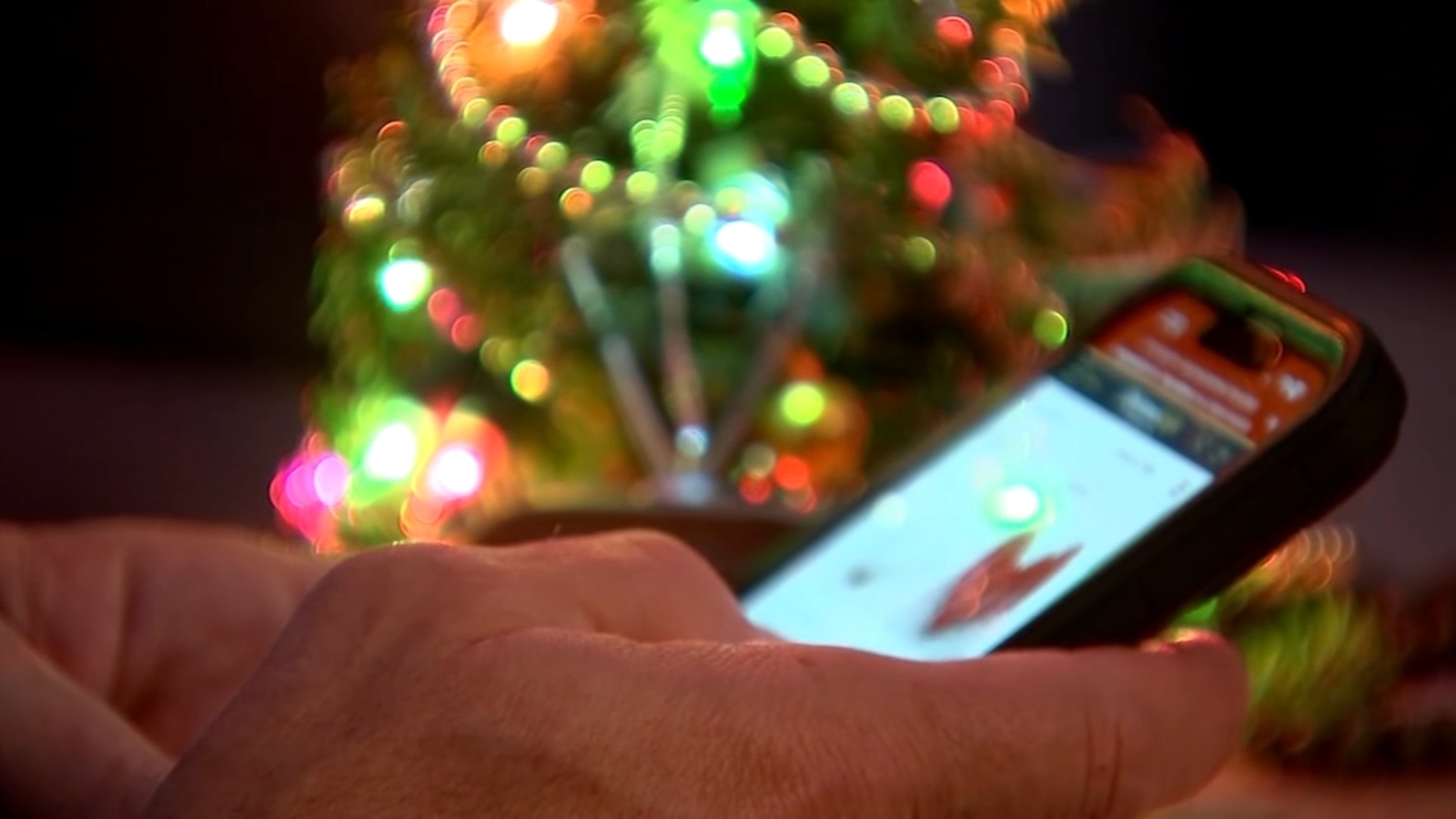 Holiday shopping: Don’t let online grinches scam you this year, Better Business Bureau warns [Video]