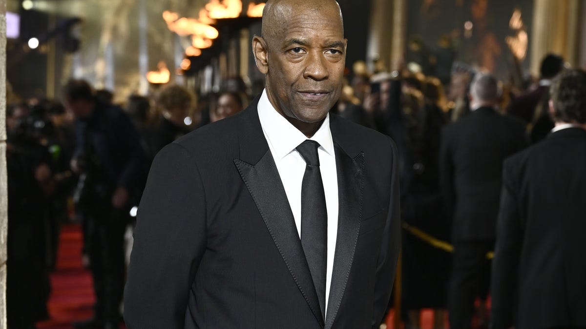 Denzel Washington Reportedly Chooses Fans Over King Charles [Video]