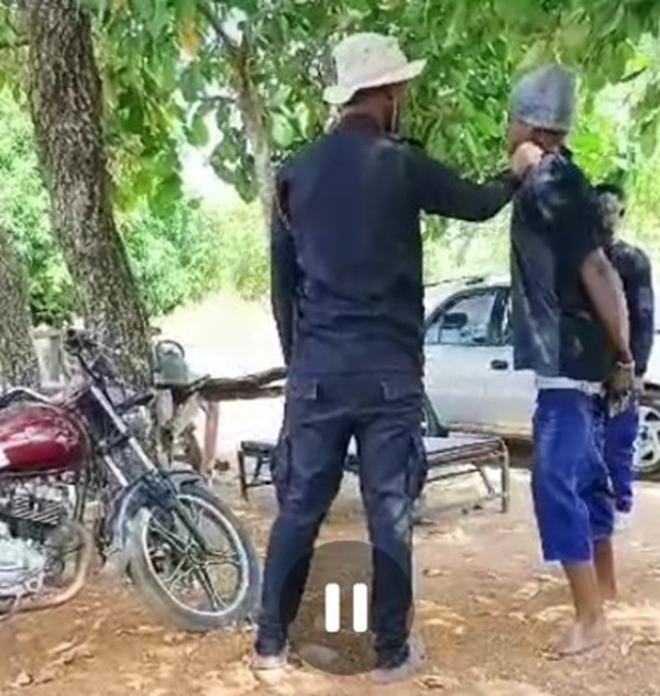 Police officer who slapped handcuffed civilian several times interdicted [Video]