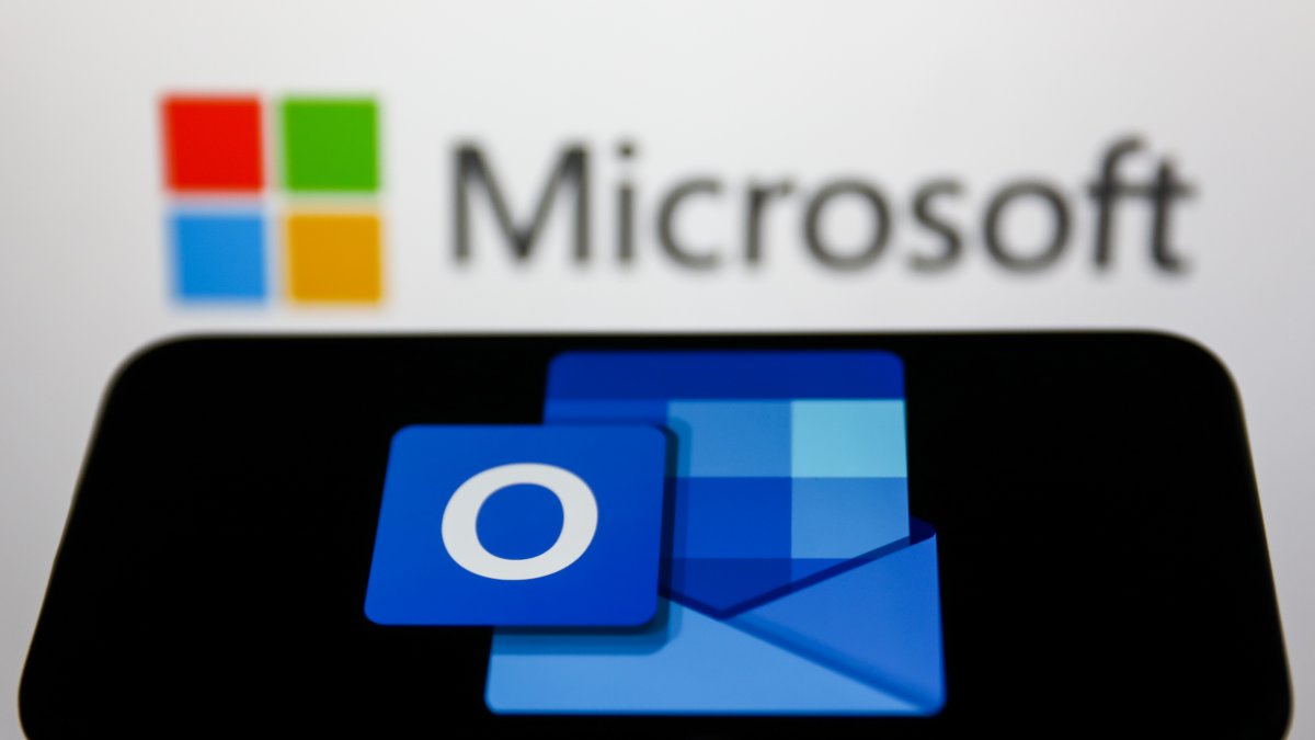 Is Outlook down? Microsoft users report e-mail and Teams outage  NBC4 Washington [Video]