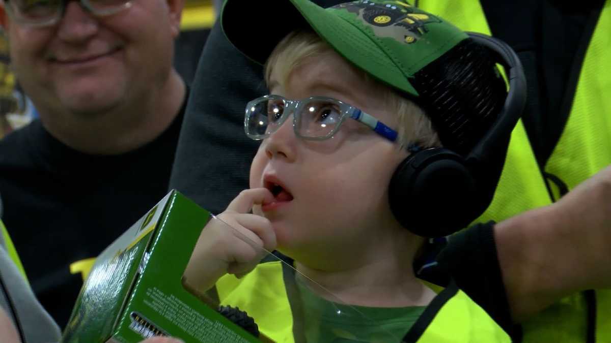 John Deere surprises 2-year-old battling brain tumor [Video]