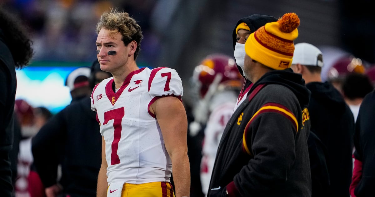 USC QB Miller Moss enters transfer portal after losing starting job to Jayden Maiava  WSOC TV [Video]