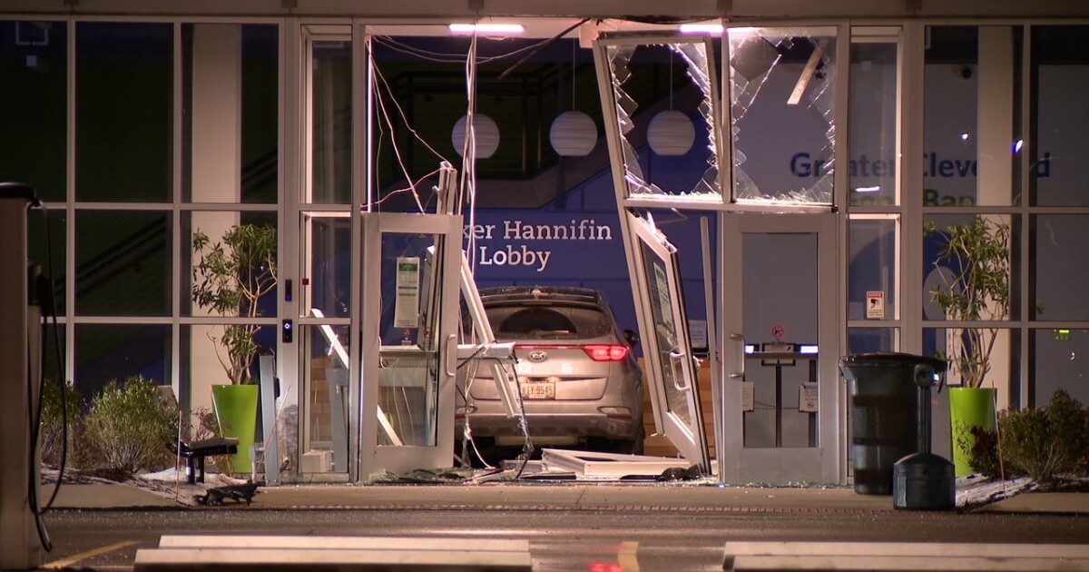 Stolen car smashes into Greater Cleveland Food Bank [Video]