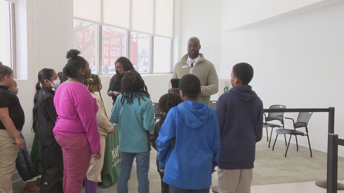 M&T Bank hosts financial literacy program for local fifth graders [Video]