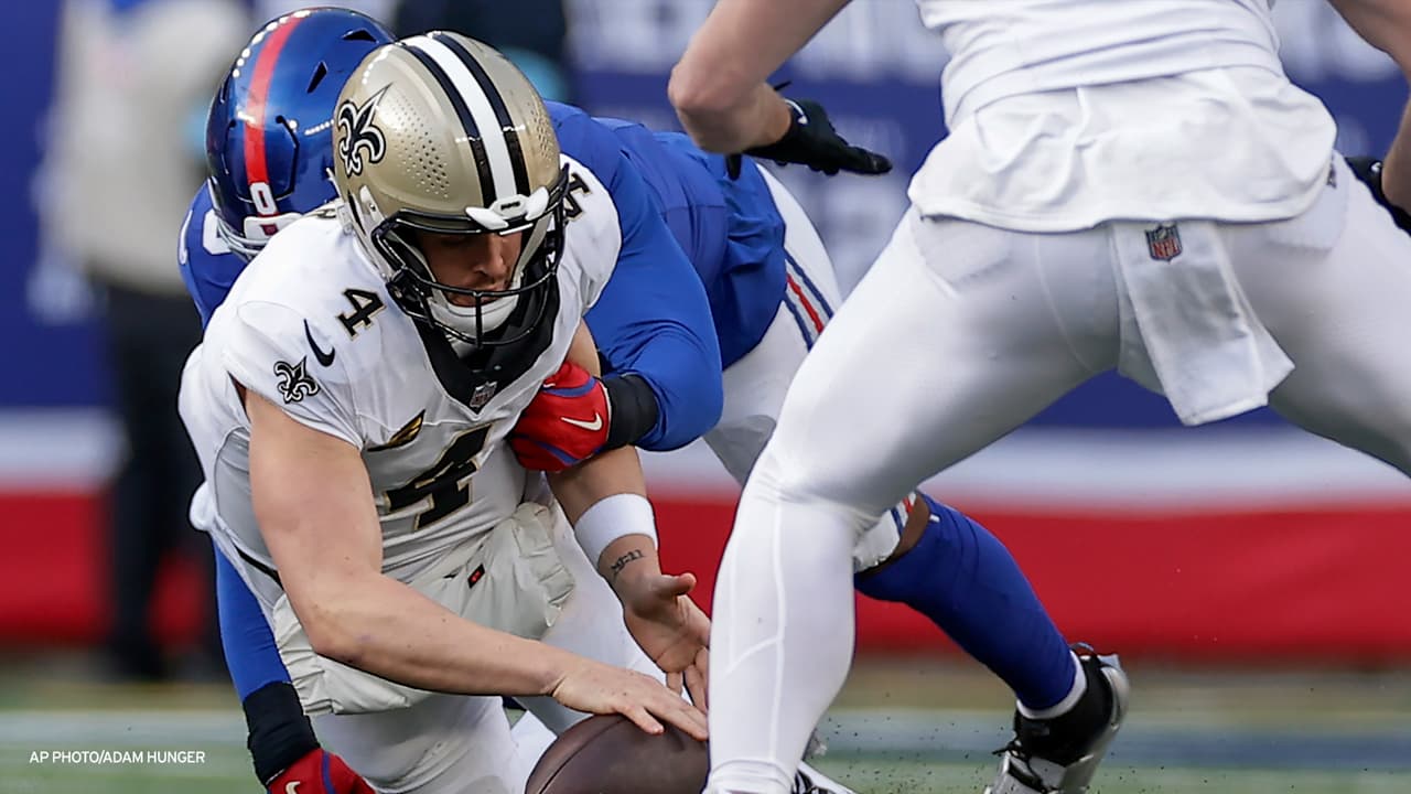 Brian Burns sacks Derek Carr [Video]