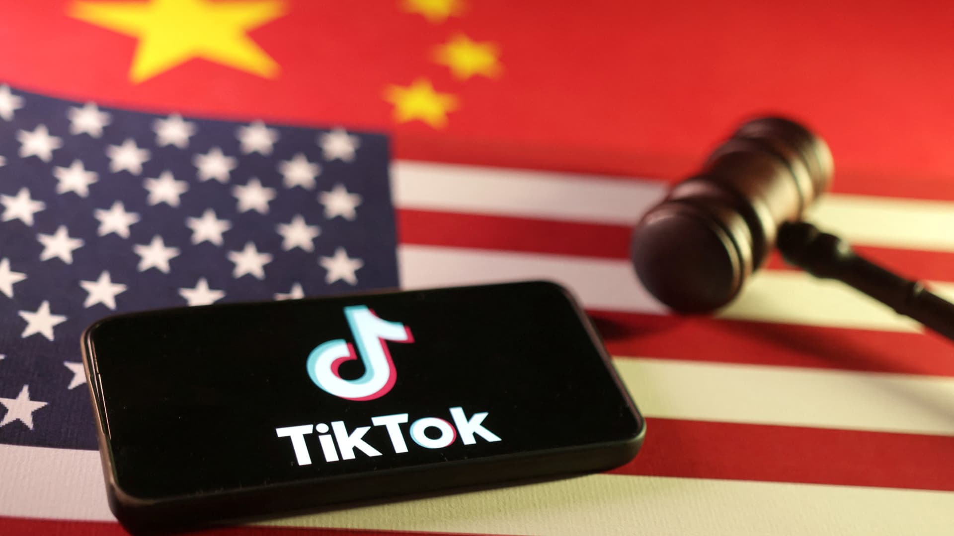 As TikTok faces U.S. ban, China’s RedNote tops Apple app store [Video]