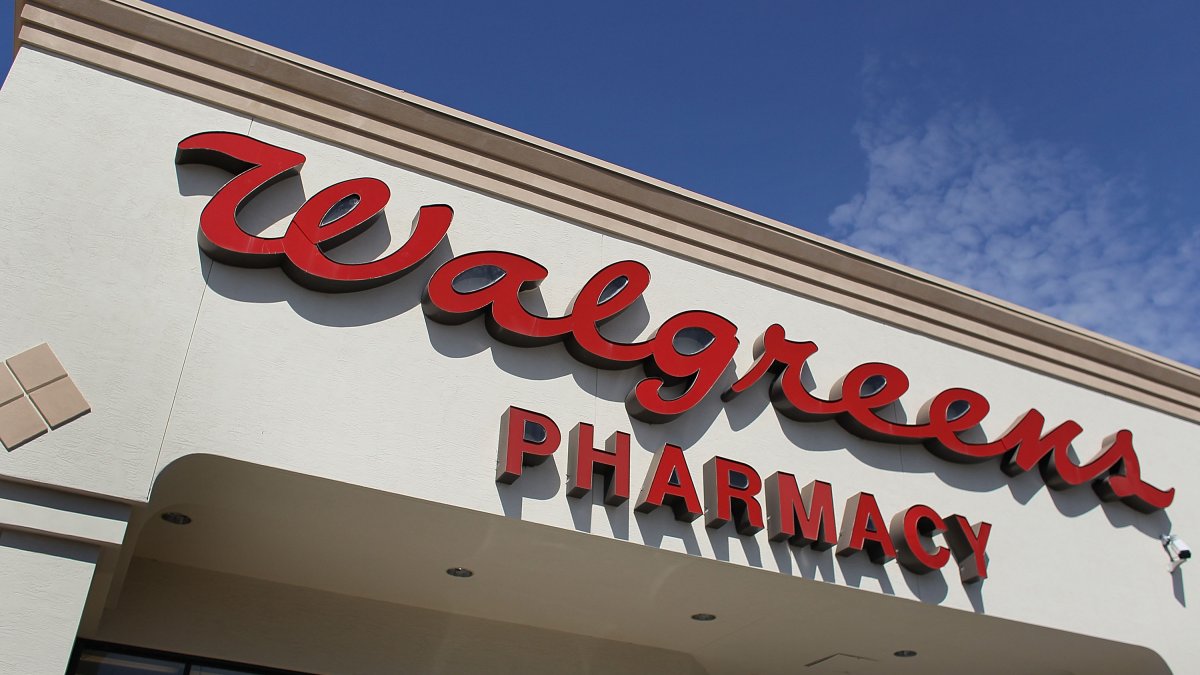 Walgreens names 5 Chicago stores closing this winter  NBC Chicago [Video]