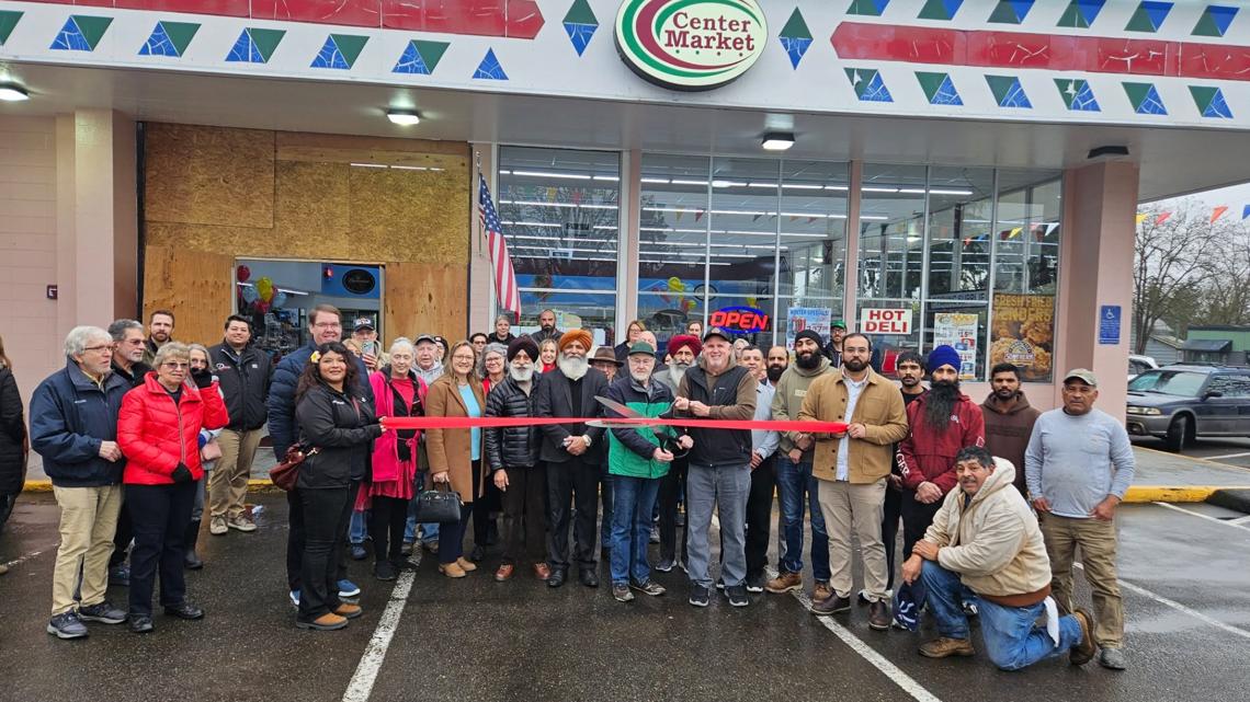 Dallas market reopens after truck crash [Video]