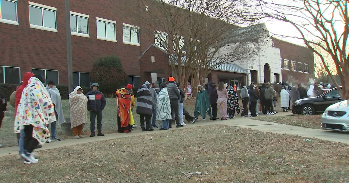 Long lines reported outside local ICE office  WSOC TV [Video]