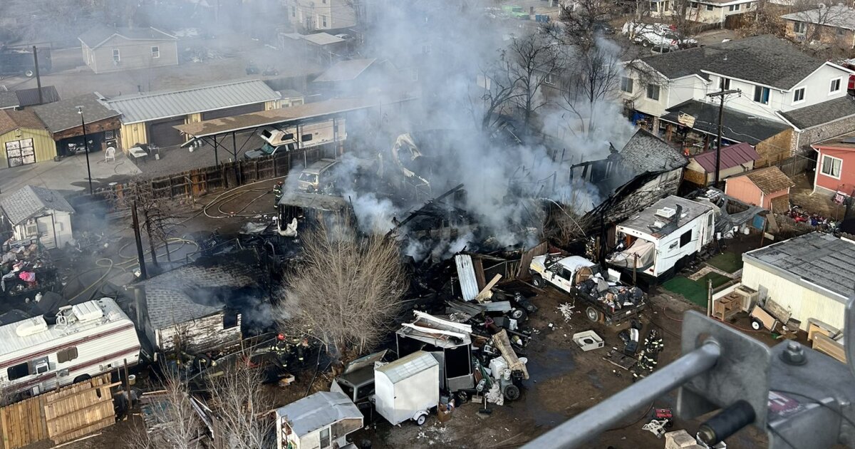 Commerce City fire burns multiple structures, vehicles Friday morning [Video]